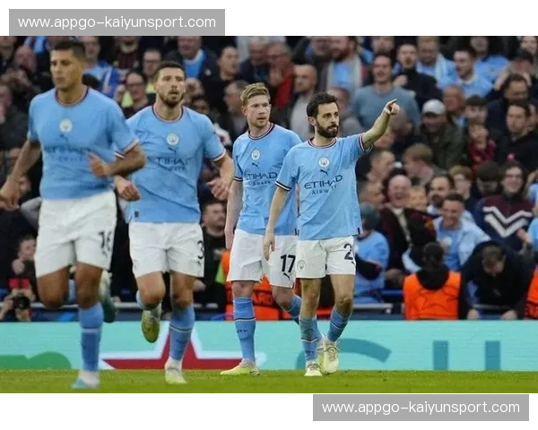 梦剧场的红与伯纳乌的白:曼联vs皇马,一场永不落幕的欧洲巅峰博弈 梦剧场的红与伯纳乌的白:曼联vs皇马,一场永不落幕的欧洲巅峰博弈